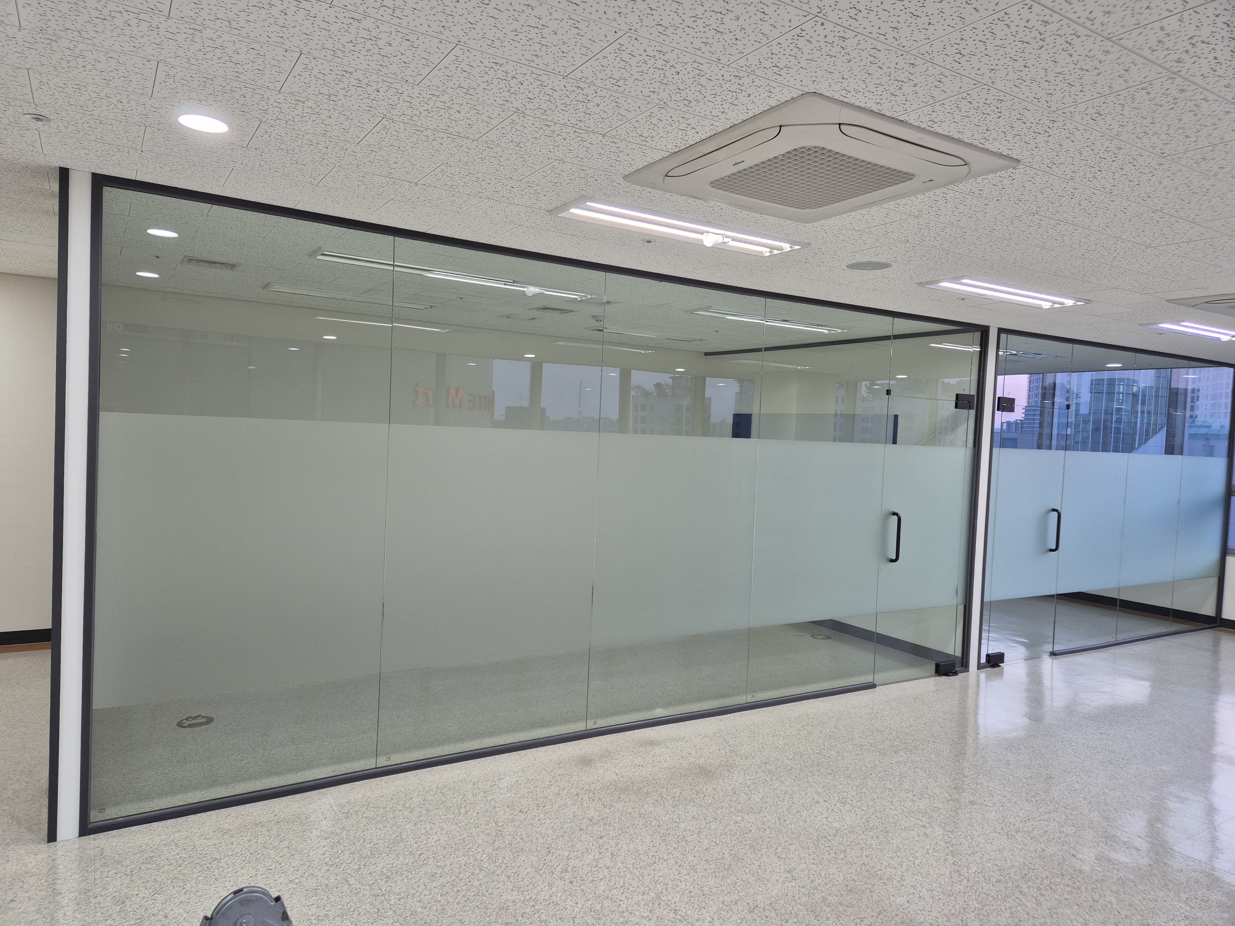 문래동지식산업센타유리칸막이