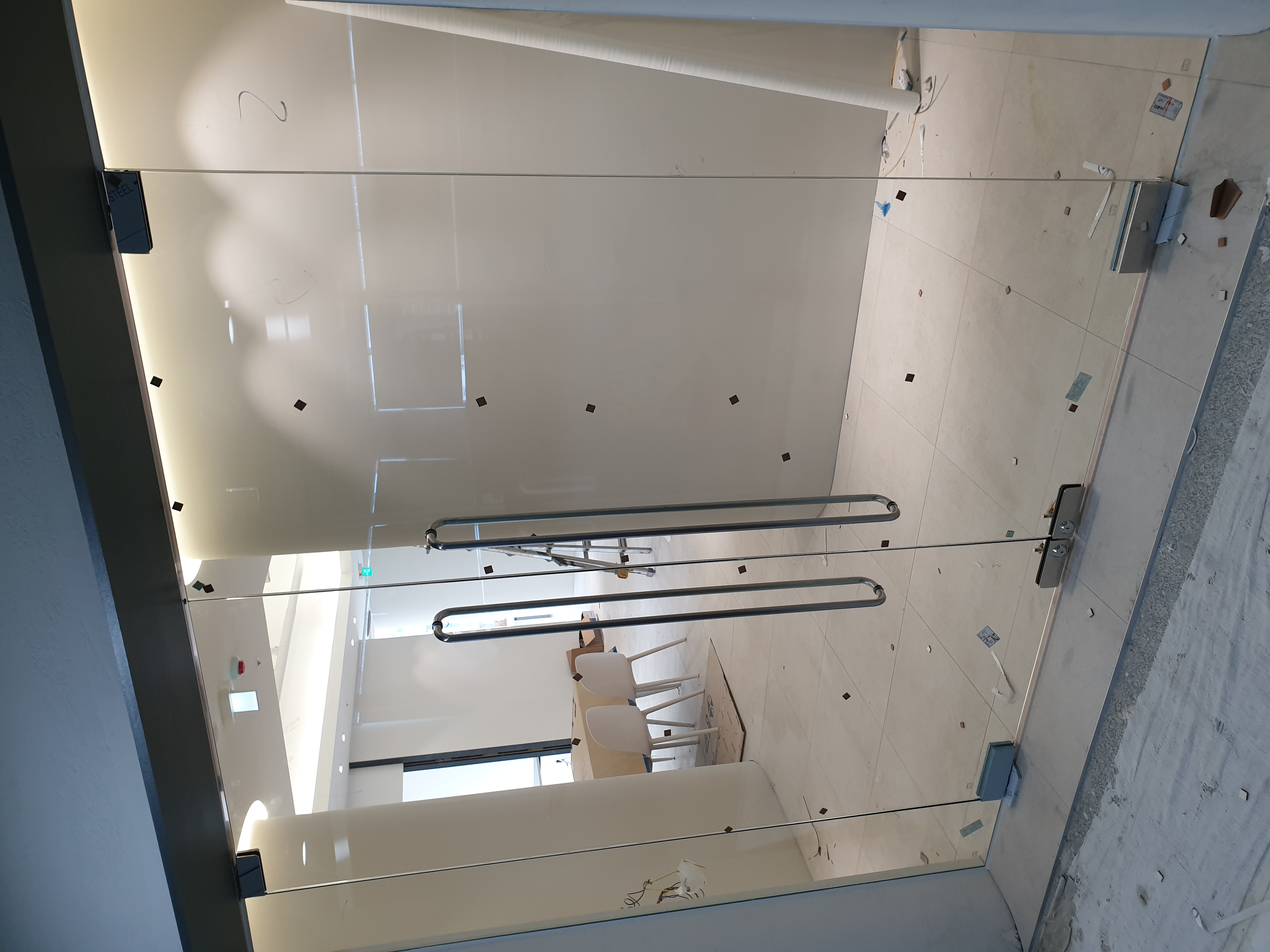 송도 상가 프레임리스양개강화도어