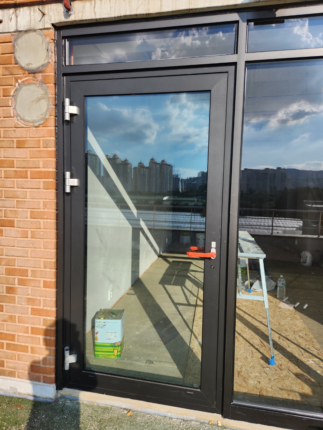 블랙알미늄시스템도어설치