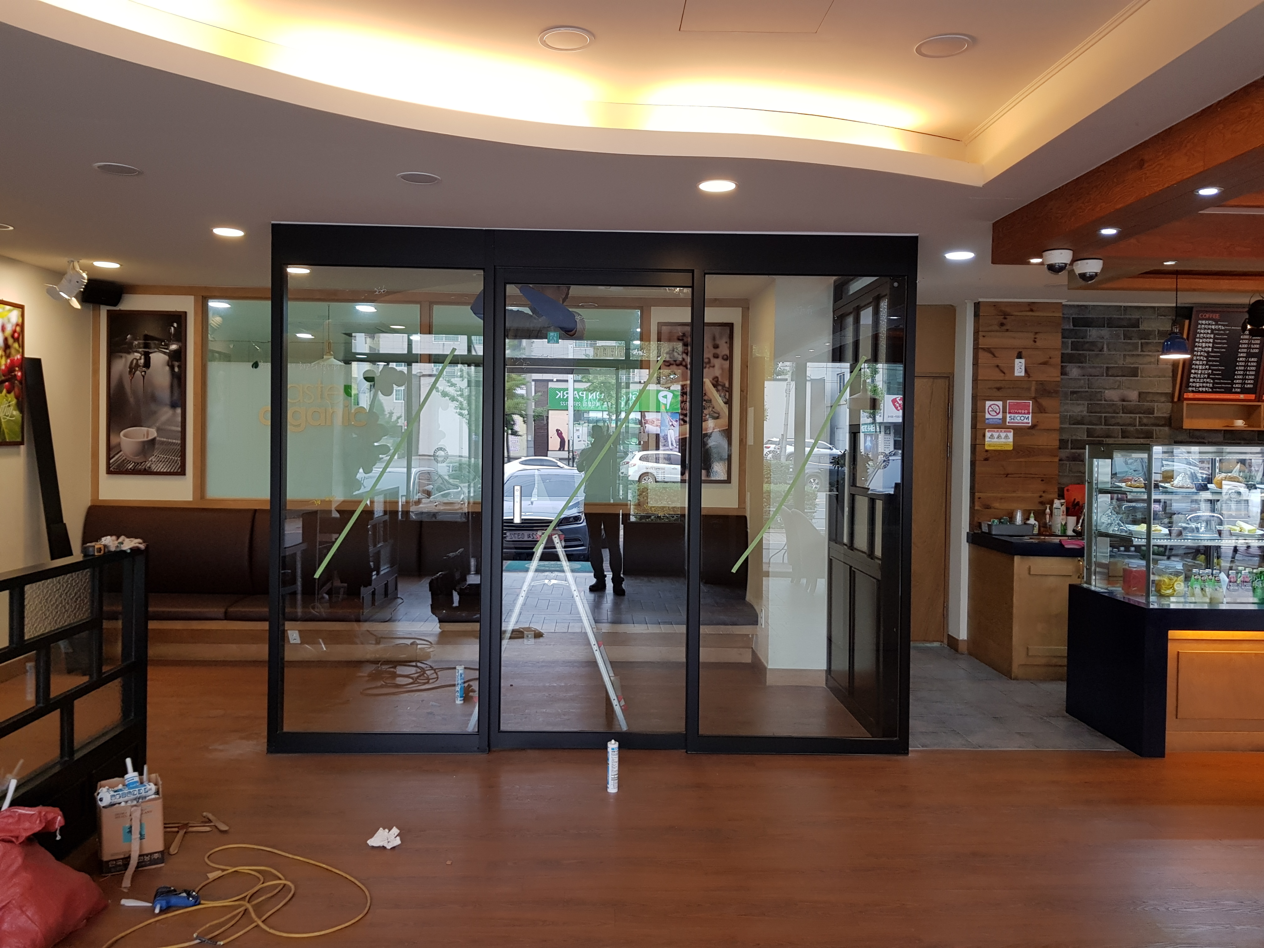 시흥 카페 실내 파티션 자동문